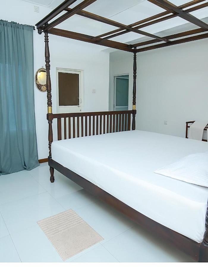 The Duchess Old Hotel Matara Exterior photo