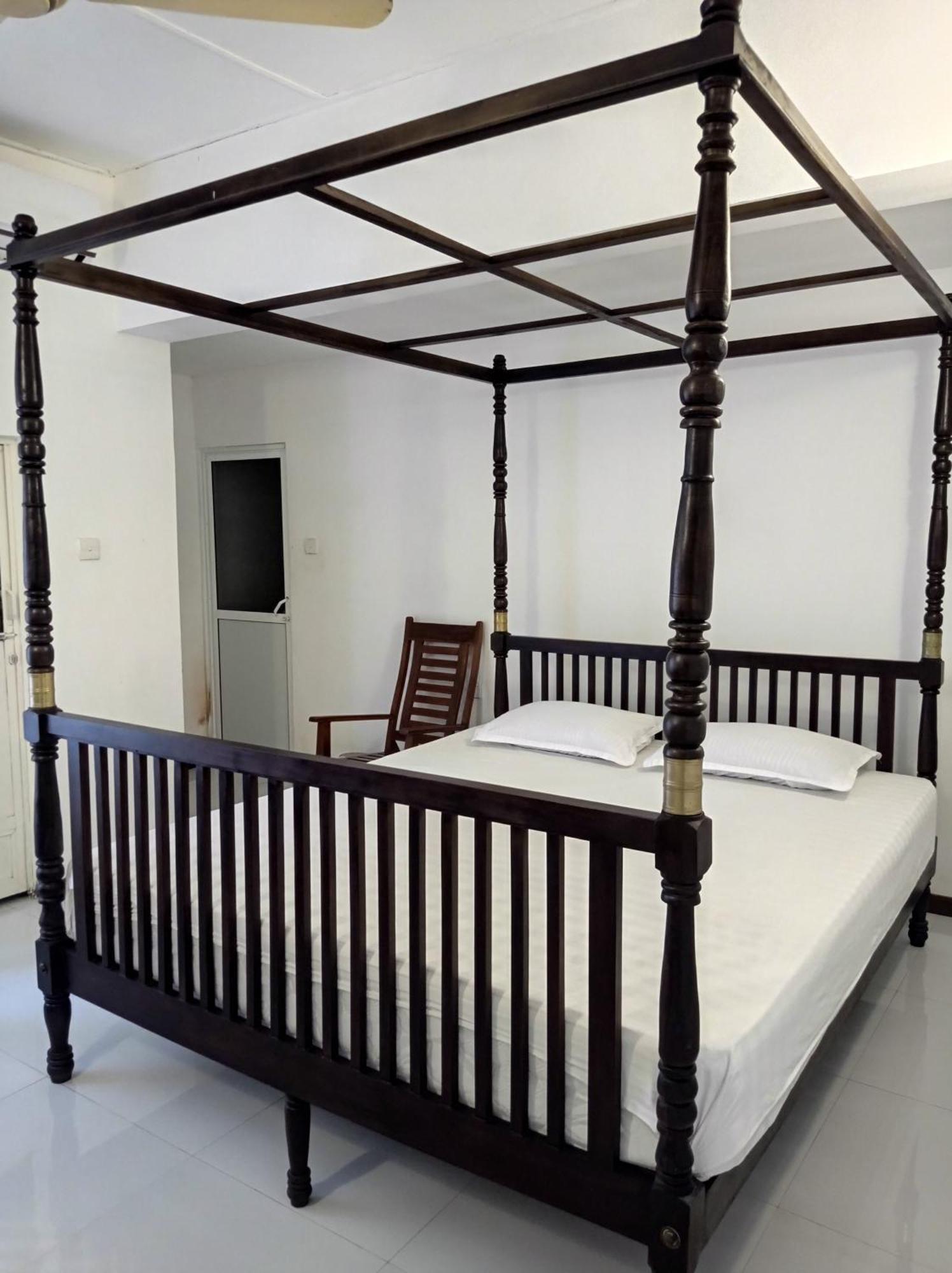 The Duchess Old Hotel Matara Exterior photo